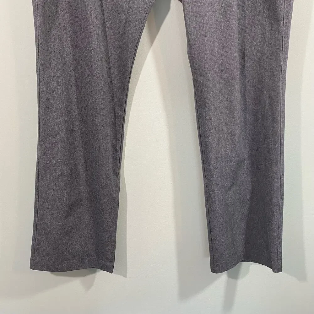 Under Armour Men's Light Grey Anti Slip Waist Straight Leg Golf Pants Size 36/30